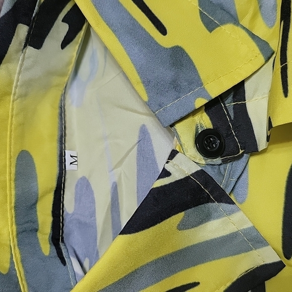 Button up - Picture 2 of 5